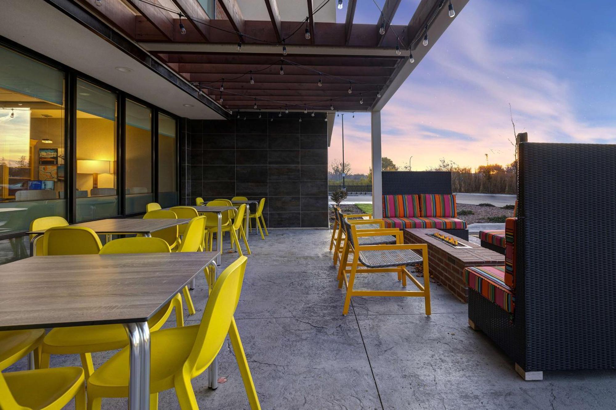Home2 Suites By Hilton Dekalb Extérieur photo